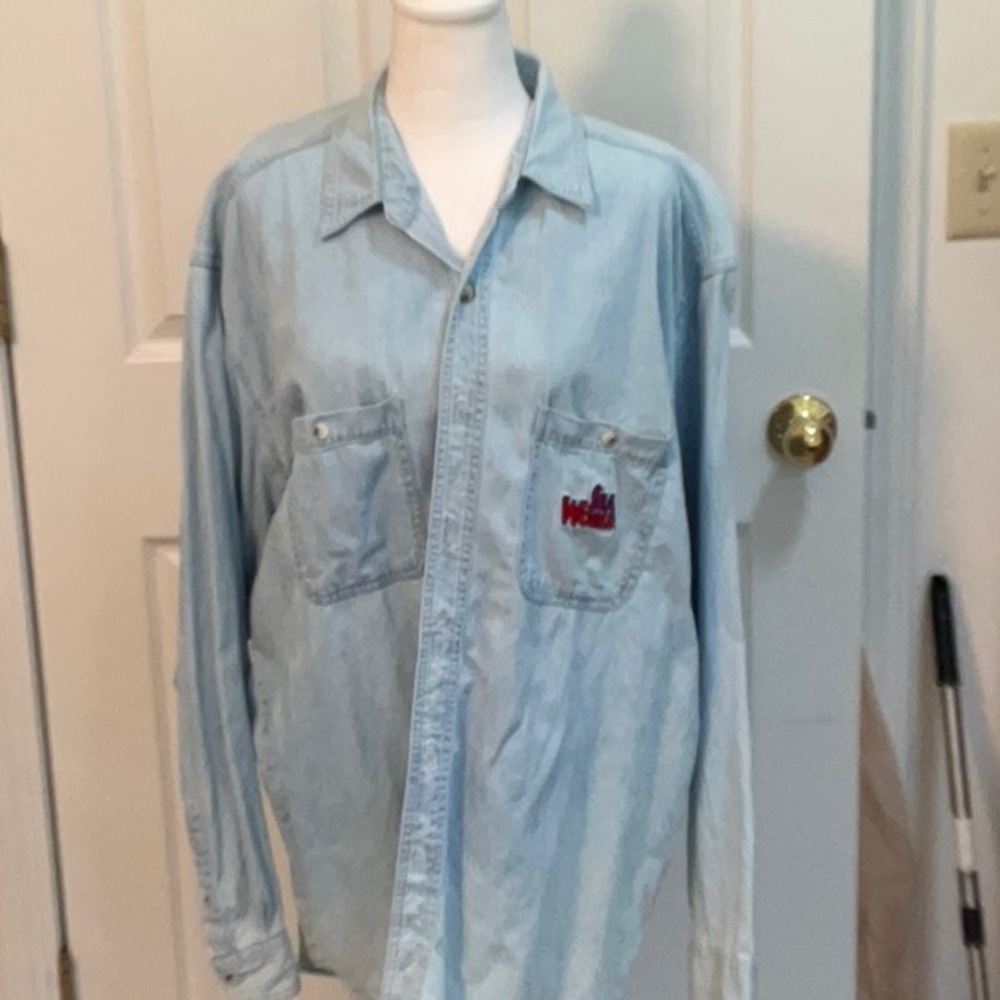 SEA WORLD DENIM SHIRT SIZE LARGE